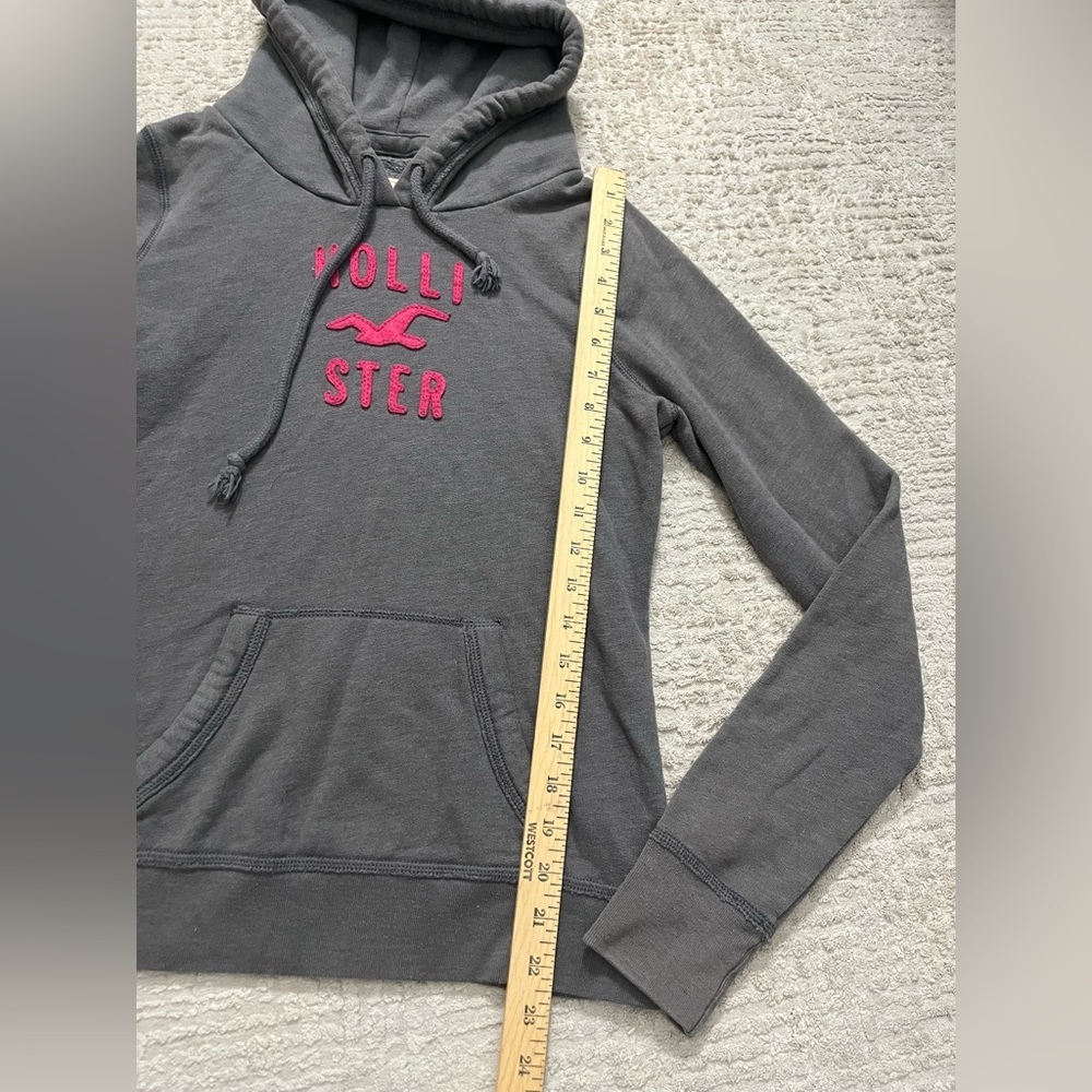 Y2K Hollister Slim Fit Hoodie - Picture 4 of 7